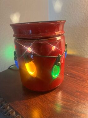 Scentsy Christmas Holiday Lights Electric Wax Warmer Full Size Retired Red